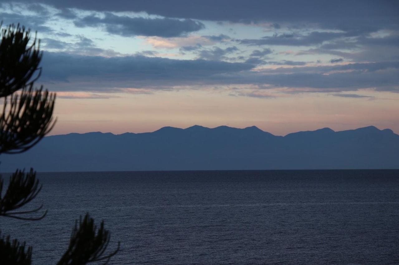 5 Meters From The Beach Vila Chrani Exterior foto